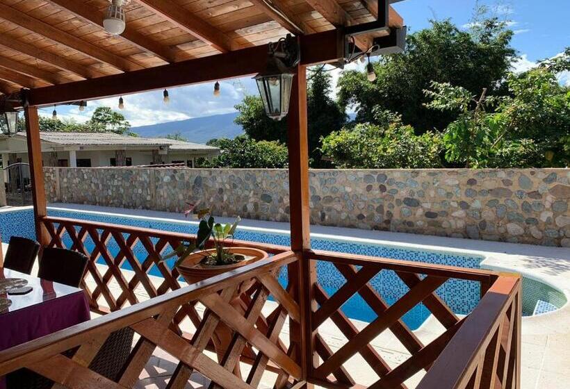 정원 전망 4인용 스탠다드 룸, Birdsong Lodge