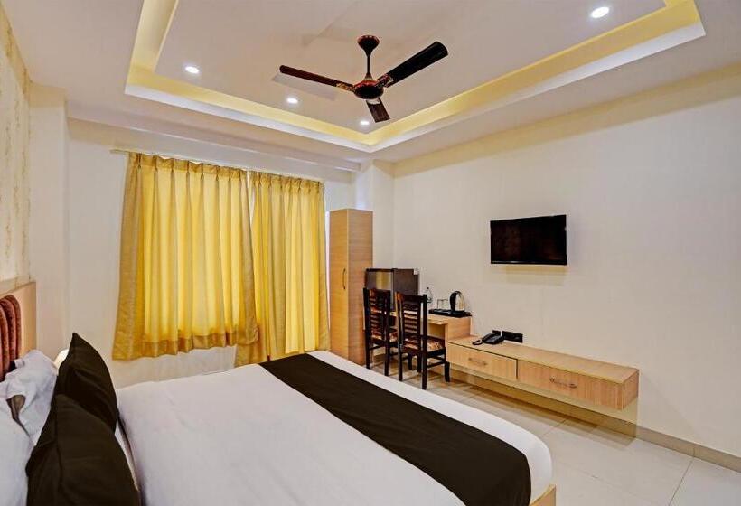 패밀리 룸, Grow India Taark Near Igi Airport