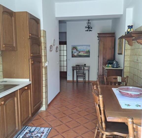 اتاق استاندارد, Nancyanna House