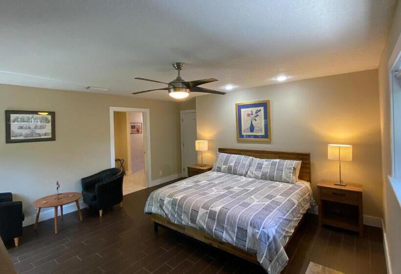 اتاق استاندارد با تخت بزرگ, Riverbank Guesthouse Wilton Manors
