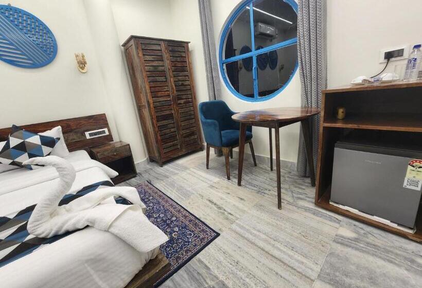 اتاق لوکس, Clovera Villa