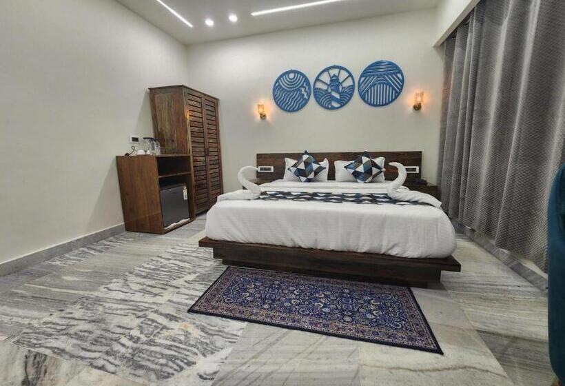 اتاق لوکس, Clovera Villa