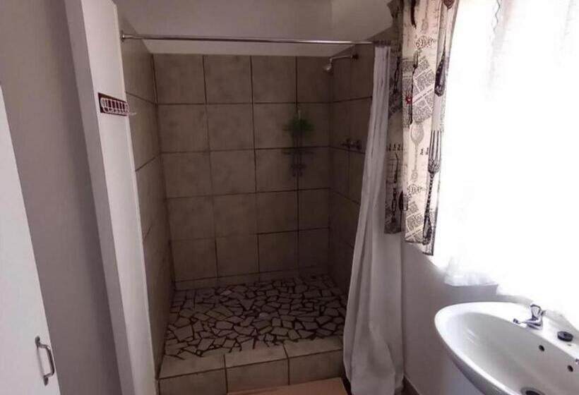 Номер Стандарт Трехместный, Siblings Guesthouse