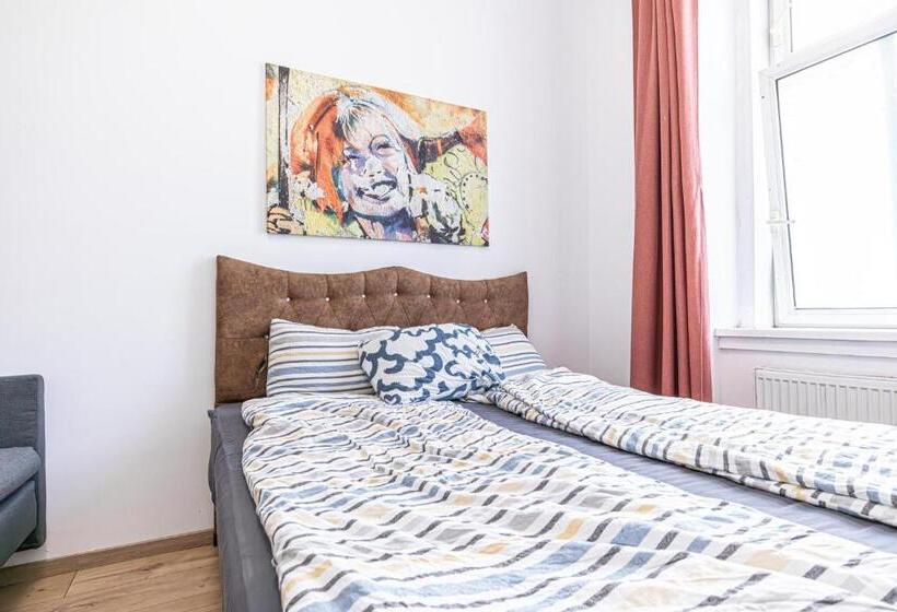 اتاق استاندارد سه تخته با سرویس بهداشتی مشترک, 6 Min To Amusement Park   Economy Rooms In Shared Apartment
