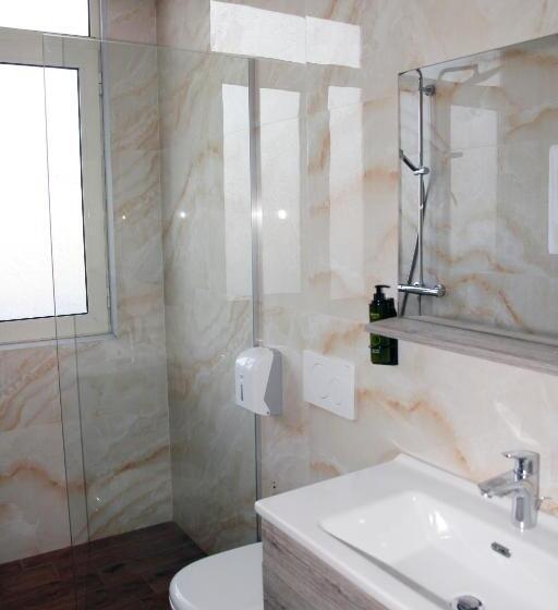 اتاق استاندارد سه نفره, Amh Hotel Durres
