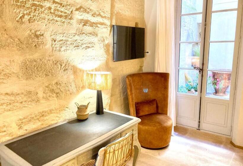 اتاق استاندارد اینتریور, Le Petit Avignon   Chambres & Appartement à Deux Pas Du Pont D Avignon Et Du Palais Des Papes
