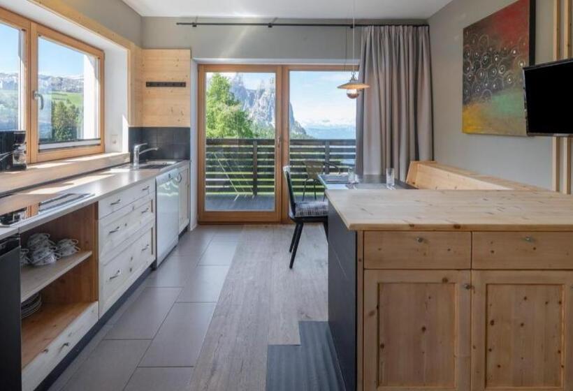 1 Bedroom Apartment Mountain View, Berghotel Zorzi