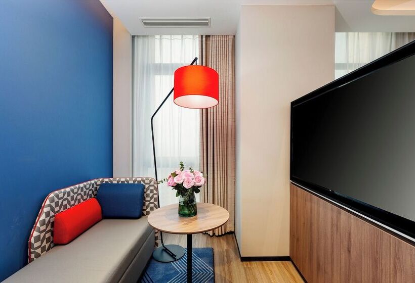 جناح, Holiday Inn Express Haimen City Center, An Ihg