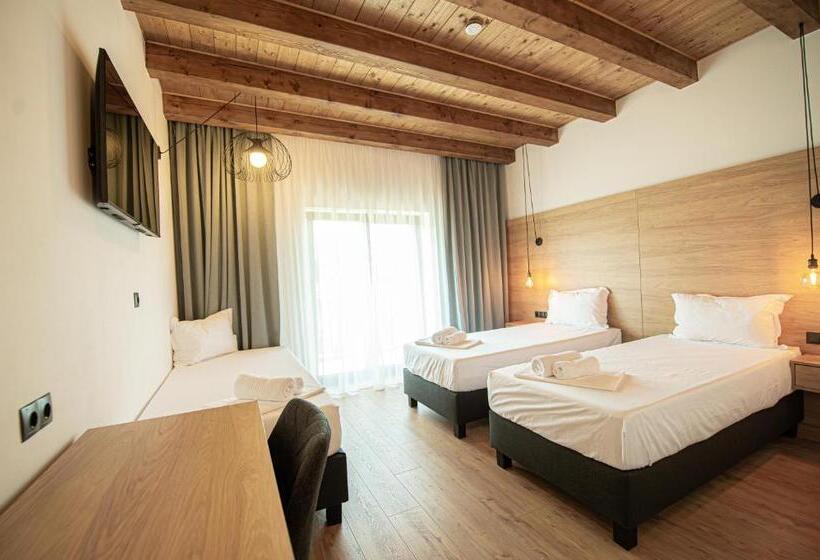 اتاق استاندارد سه نفره, Casa Hirsch