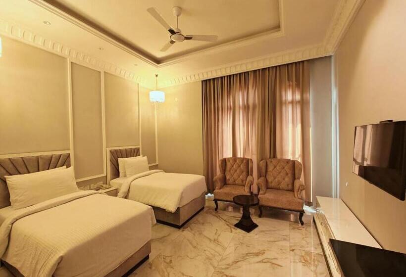 Номер Deluxe, Sarovar Portico Saharanpur
