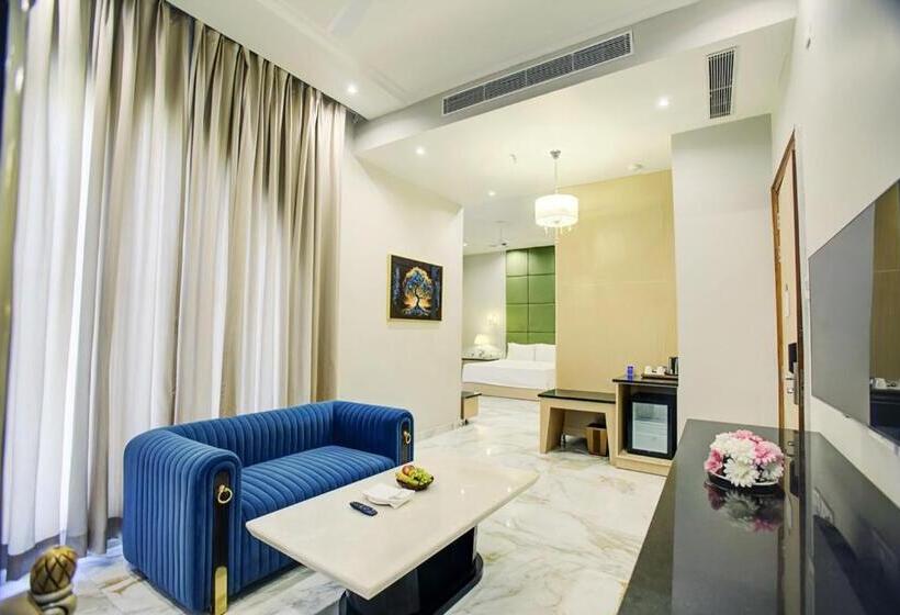Президентский Люкс, Sarovar Portico Saharanpur