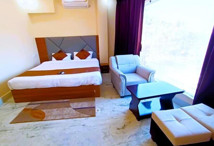 三人经典房间, Super Oyo Hotel Danish Dreamstay