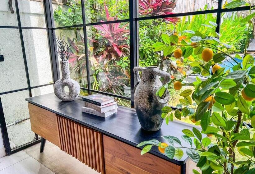 Номер Deluxe, Island Boy Guesthouse N Prime Location In Canggu