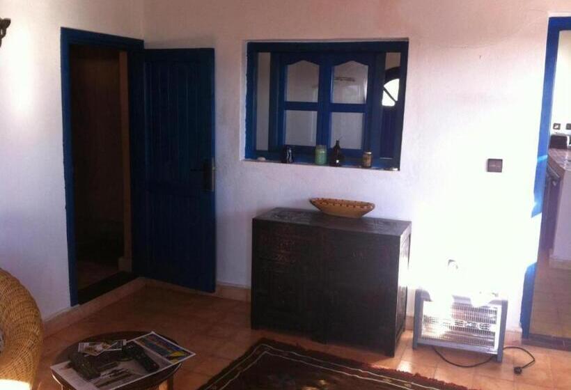Номер Стандарт Трехместный, Room In Guest Room   Room In Villa Lair De La Mer