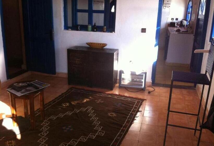 Номер Стандарт Трехместный, Room In Guest Room   Room In Villa Lair De La Mer