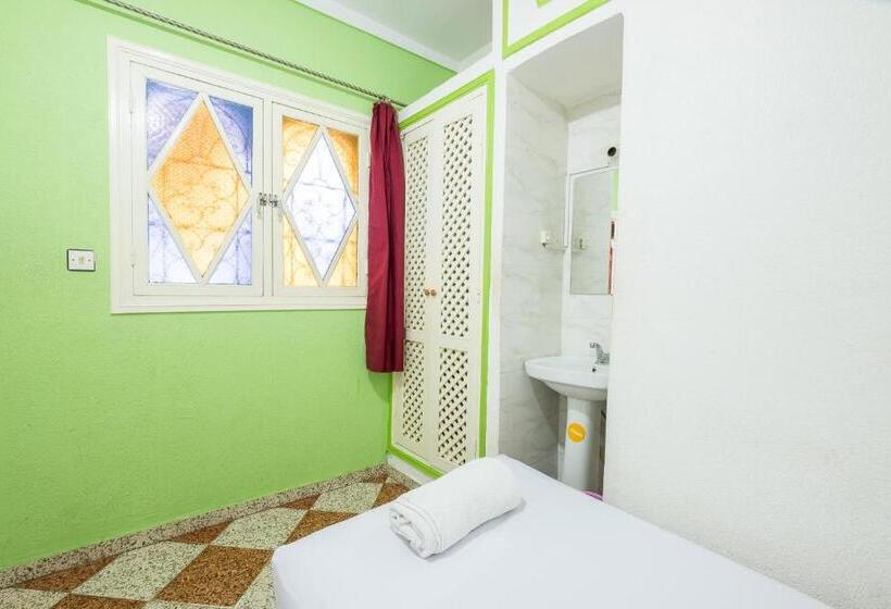 اتاق استاندارد با سرویس بهداشتی مشترک, Central Palace