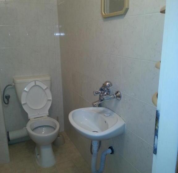 Кровать в Общей Комнате, Guest House Zhelevi