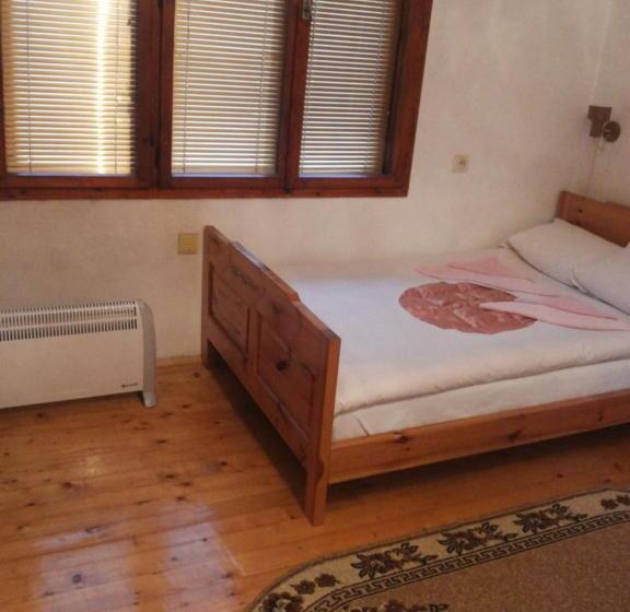 اتاق استاندارد سه نفره, Rooms Sakalievi
