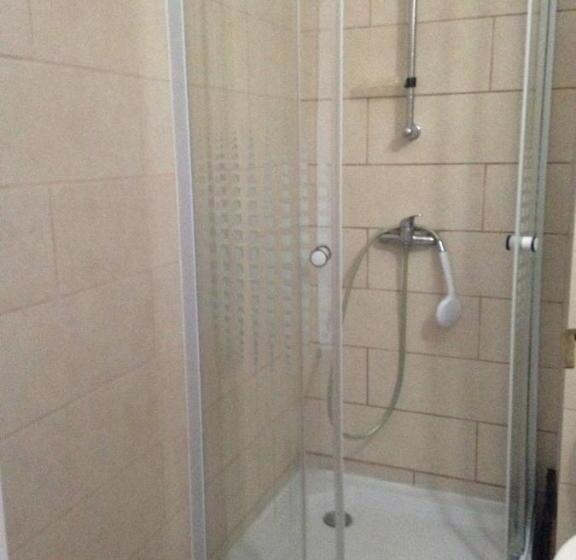 اتاق عادی, Mellys Haus