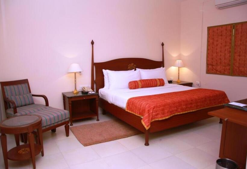 Номер Deluxe, The Lalit Traveller Khajuraho