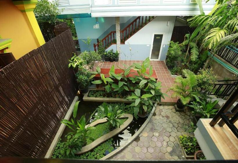 デラックストリプルルーム, Chheng Residence