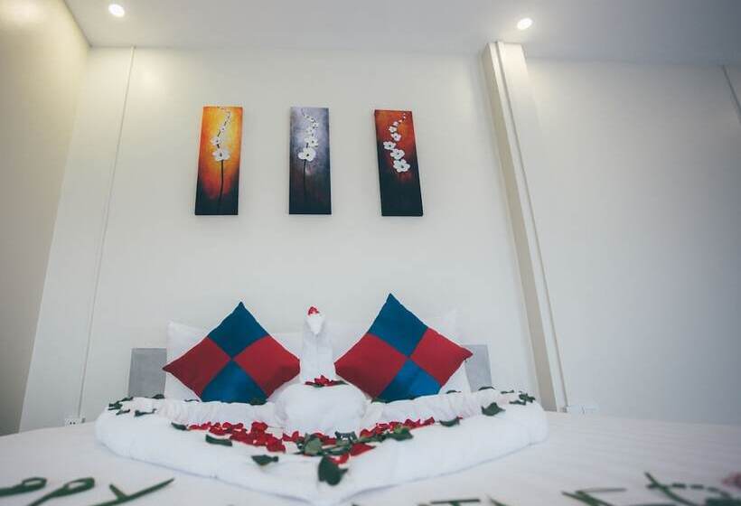 デラックススイート, Chheng Residence
