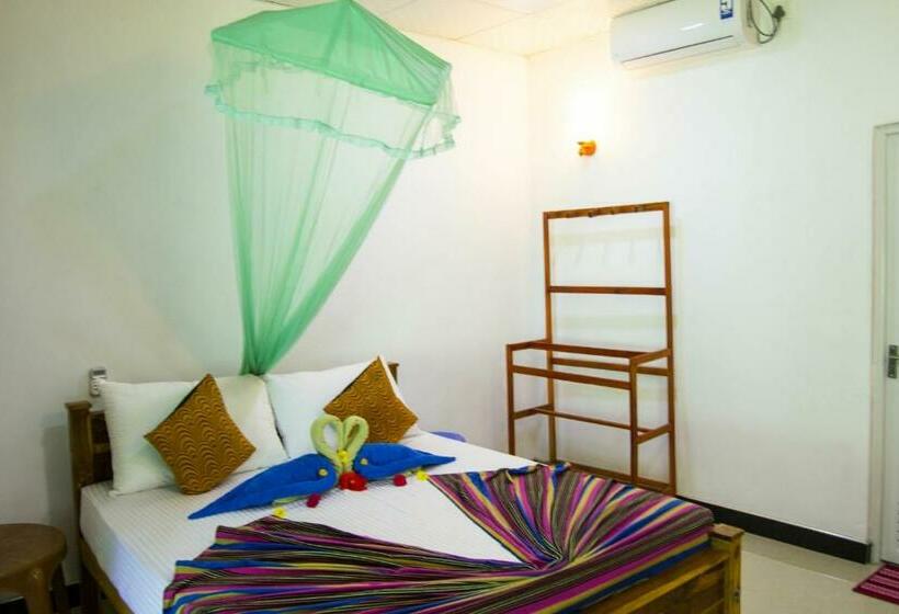 اتاق استاندارد, Lathika Homes