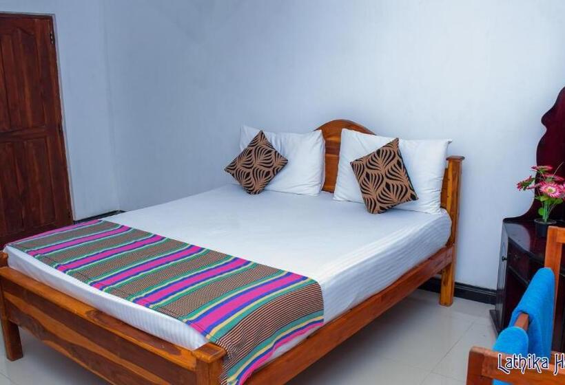 اتاق لوکس, Lathika Homes