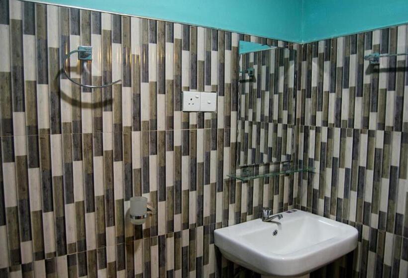 اتاق لوکس, Lathika Homes