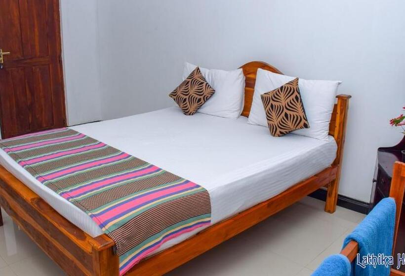اتاق لوکس, Lathika Homes