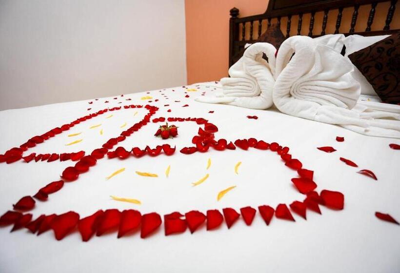 سوییت اجرایی, Mny Hotel & Resort