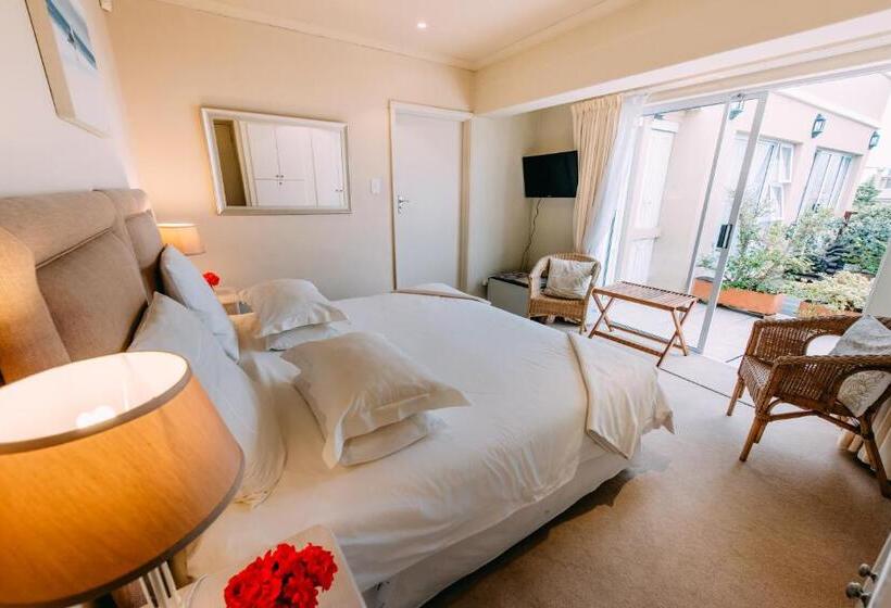 اتاق استاندارد, Dolphins' Playground Beachfront B&b