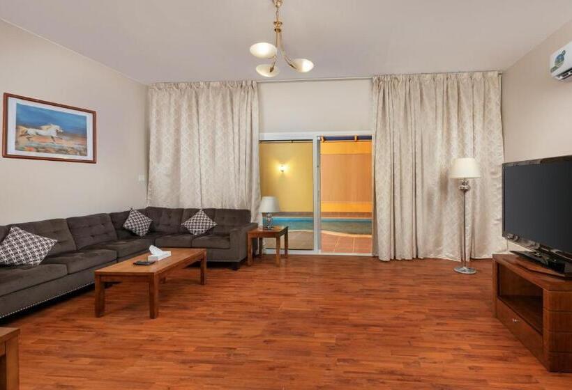 Вилла с 1 спальней и бассейном, Airport Hotel And Resort