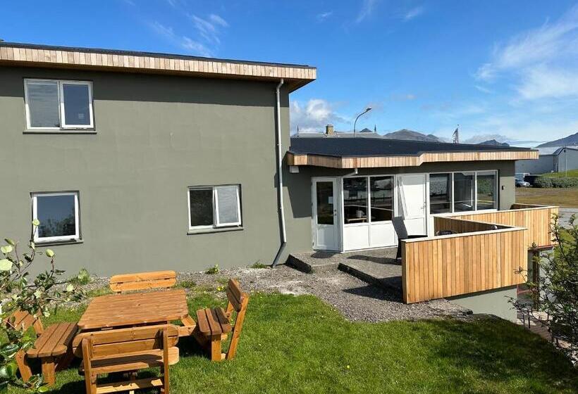 استودیوی استاندارد, Guesthouse Dyngja