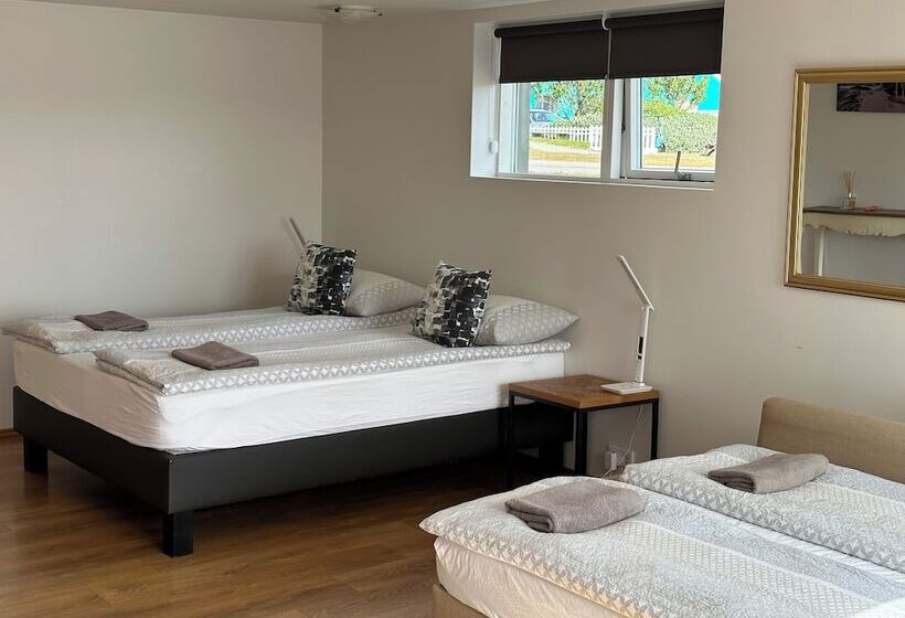 استودیوی استاندارد, Guesthouse Dyngja
