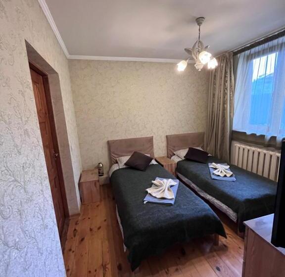 تختخواب در اتاق مشترک, Memo's Boutique Guesthouse