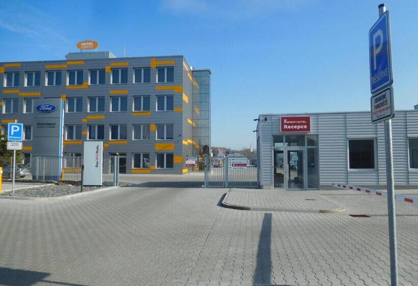 اتاق استاندارد چهار تخته, Fabrika