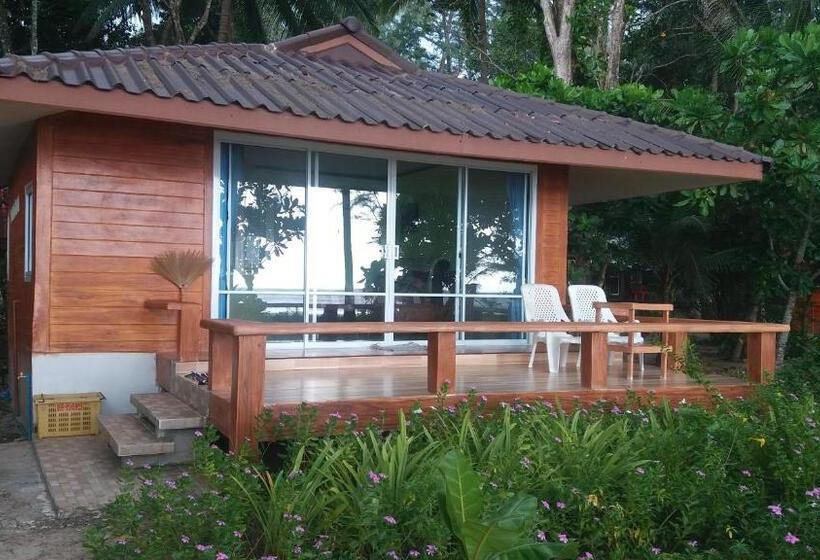 디럭스 방갈로, Phayam Coconut Beach Resort