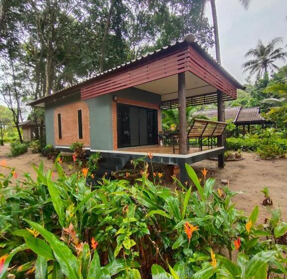 스위트, Phayam Coconut Beach Resort