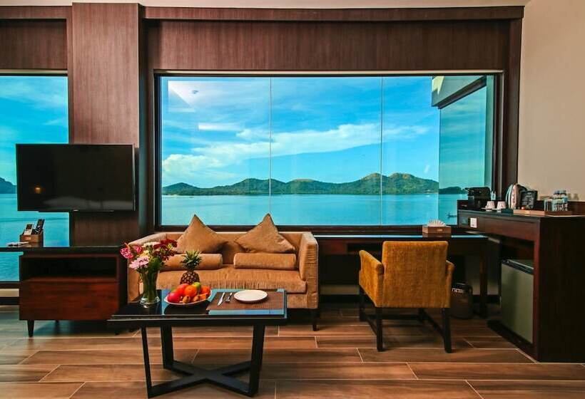 Люкс, Two Seasons Coron Bayside