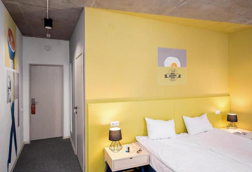 غرفة قياسية مطلة على المدينة, Jam Hotel Hnatyuka