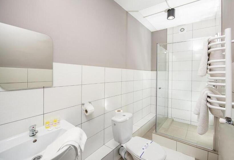 غرفة قياسية مزوَّدة بشُرفة, Jam Hotel Hnatyuka