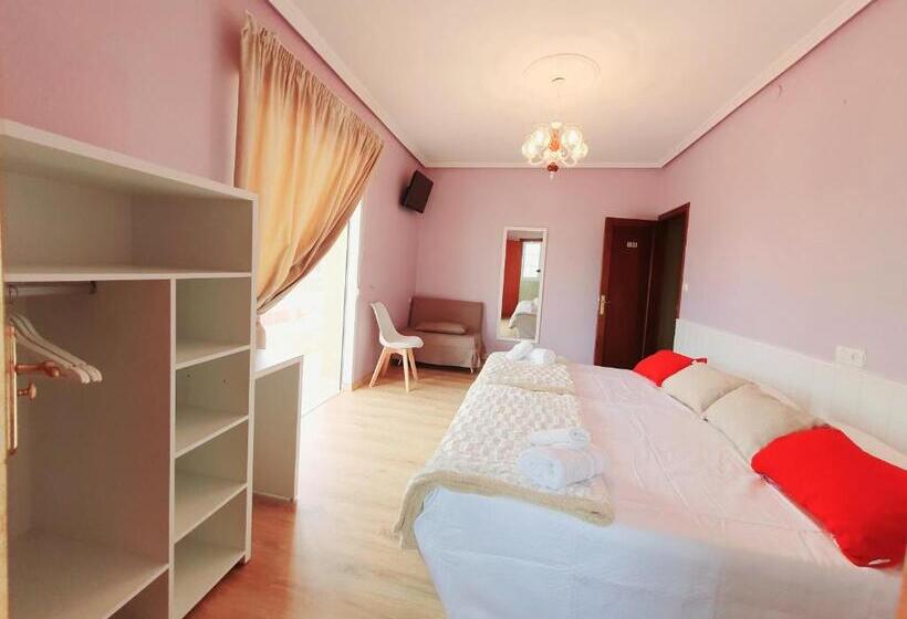 Quarto Deluxe Vista Mar com Sacada, Hostal Cachiño