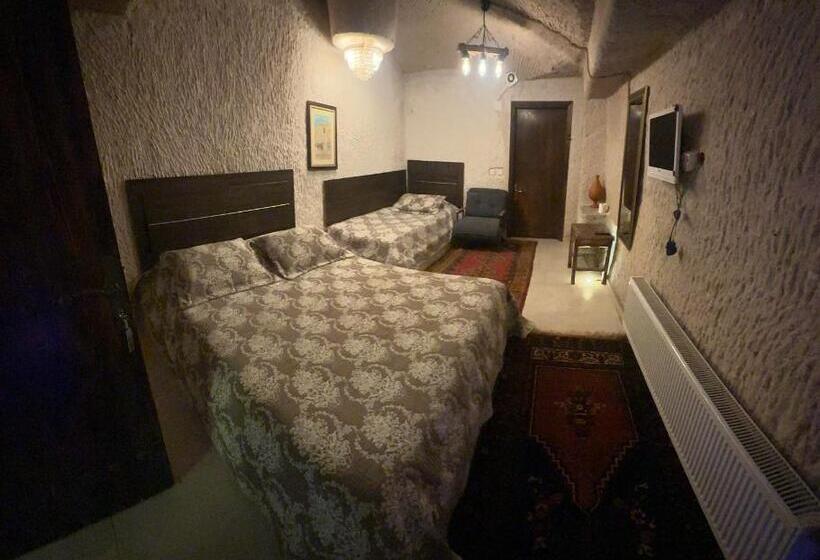 Suite, Aurora Cave