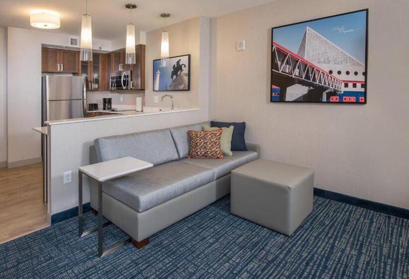 带大床的标准工作室, Residence Inn By Marriott Baltimore At The Johns Hopkins Medical Campus