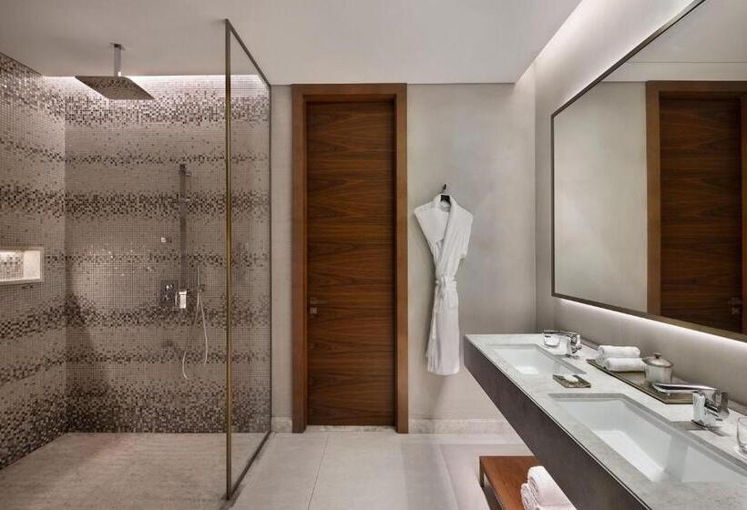 Люкс Superior, The St. Regis Downtown, Dubai