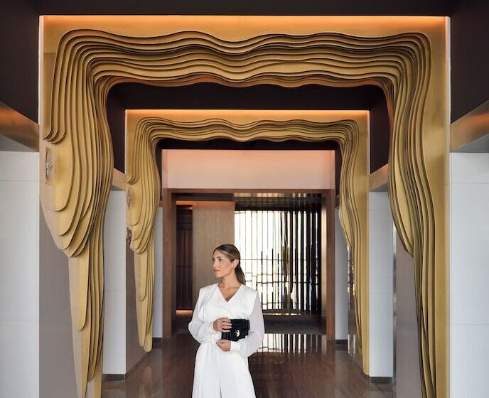 Номер Superior с Видом, The St. Regis Downtown, Dubai