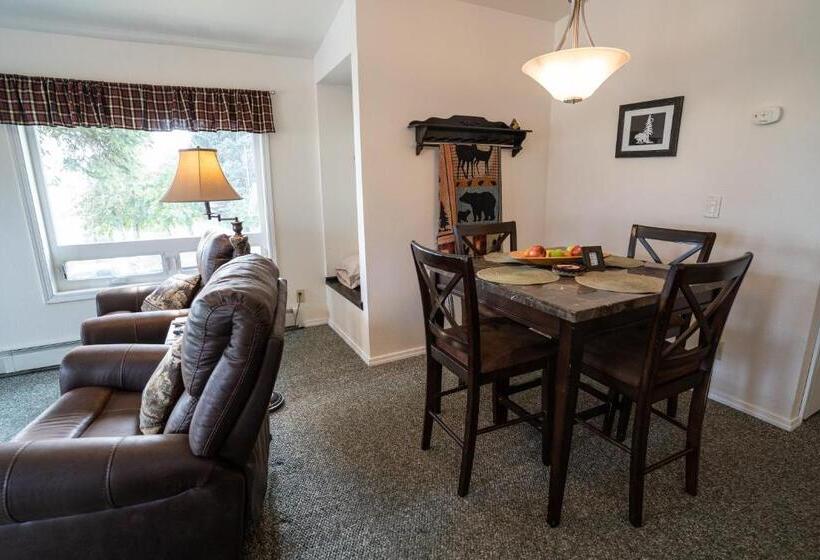 Люкс с Балконом, Bears Den Alaska Lodging