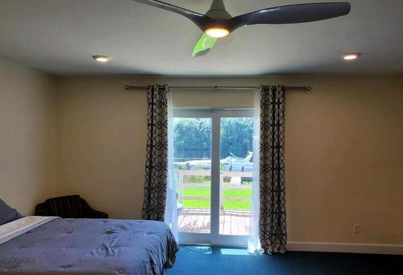 סוויטה עם נוף לנהר, The Rivers Edge Motel
