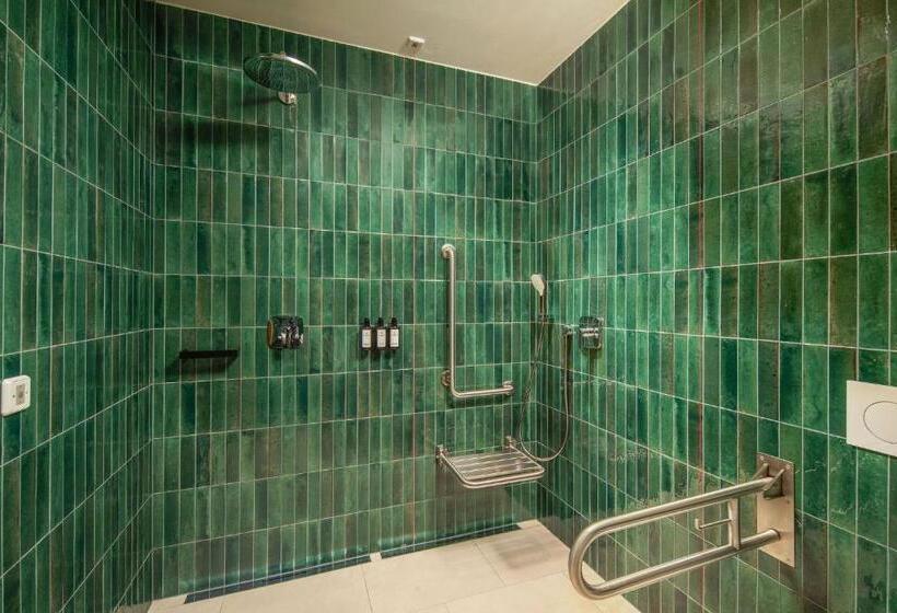 장애인을 위한 킹사이즈 침대 스탠다드 룸, Kimpton Bem Budapest, An Ihg